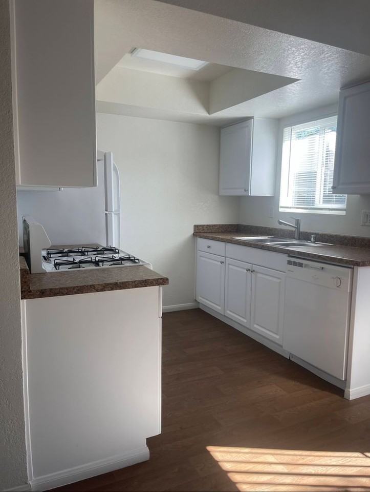 17ua - Photo 2 of 13