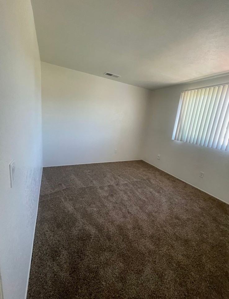 17ua - Photo 7 of 13