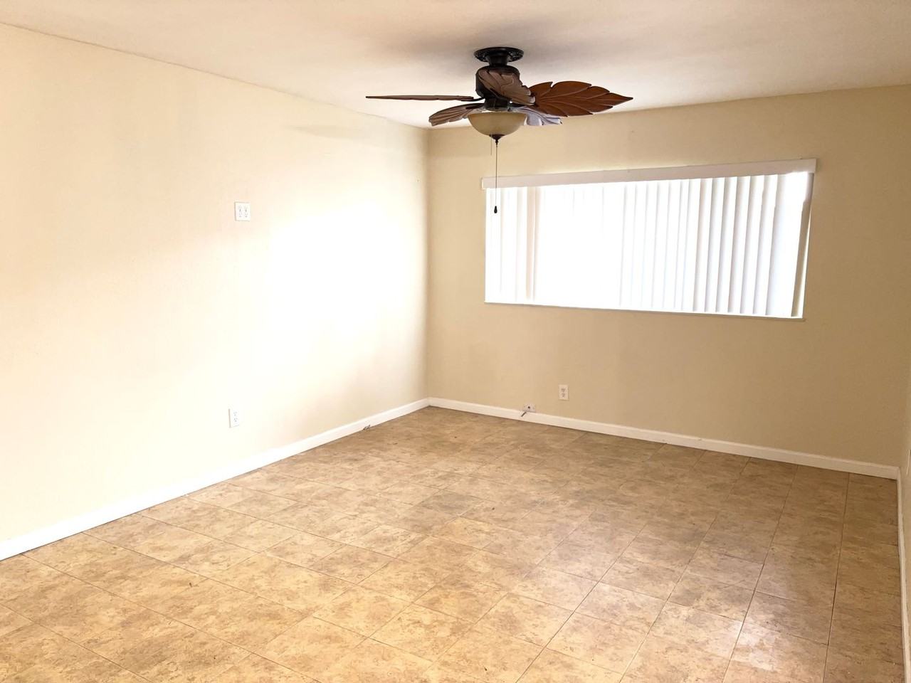 1554 Oleander Ave - Photo 3 of 17