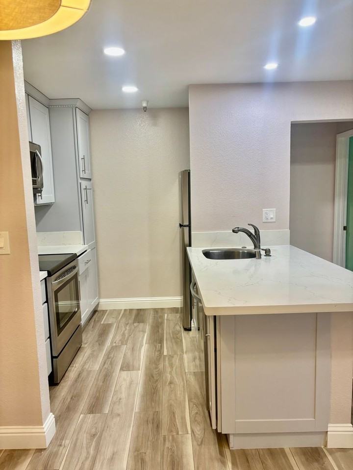 1310 Walden Rd #6 - Photo 4 of 19