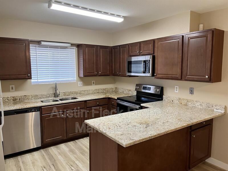 912 S Nevada Way - Photo 2 of 5