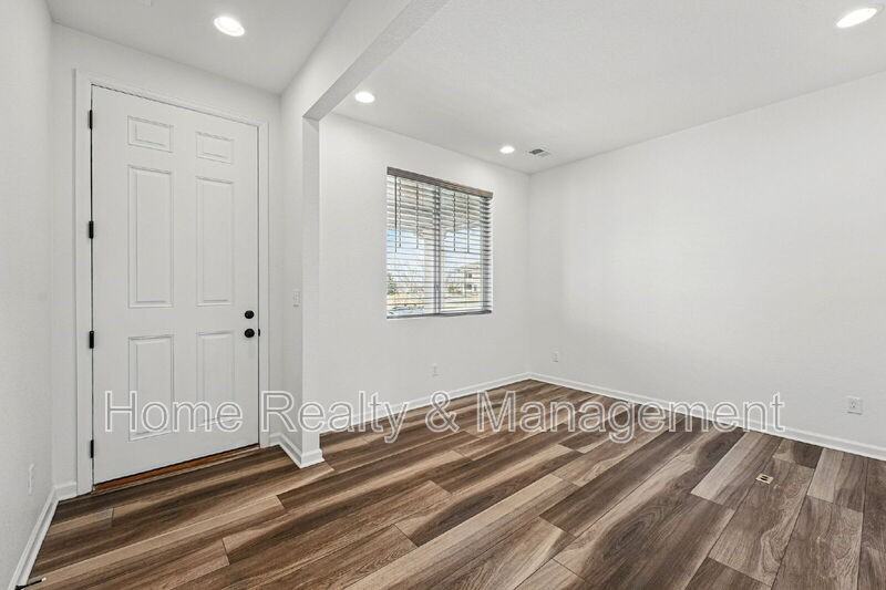 9364 E 105th Ave - Photo 4 of 30