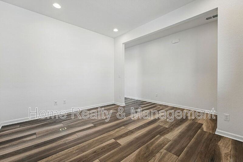 9364 E 105th Ave - Photo 5 of 30