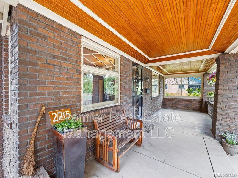 2215 N York St - Photo 2 of 33