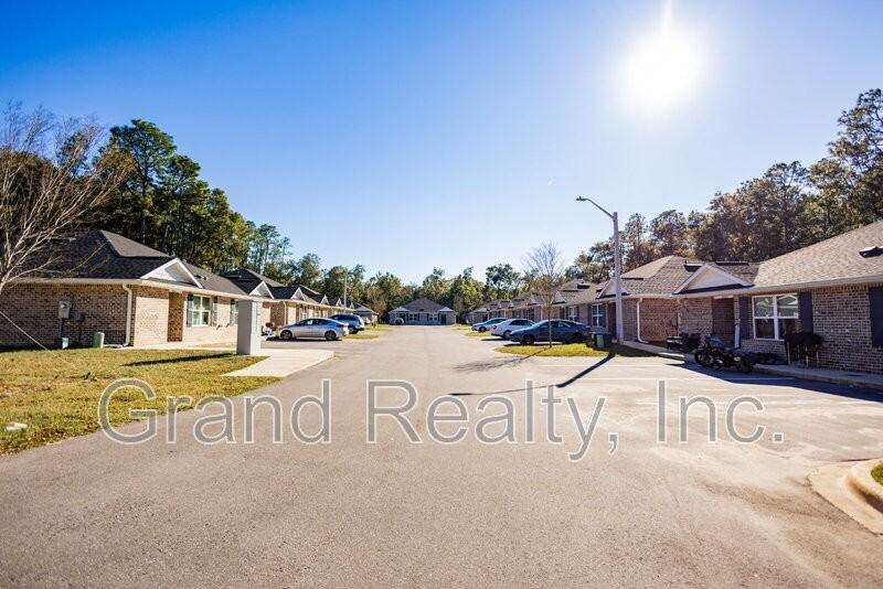 6810 Whitney Polk Ct - Photo 2 of 25