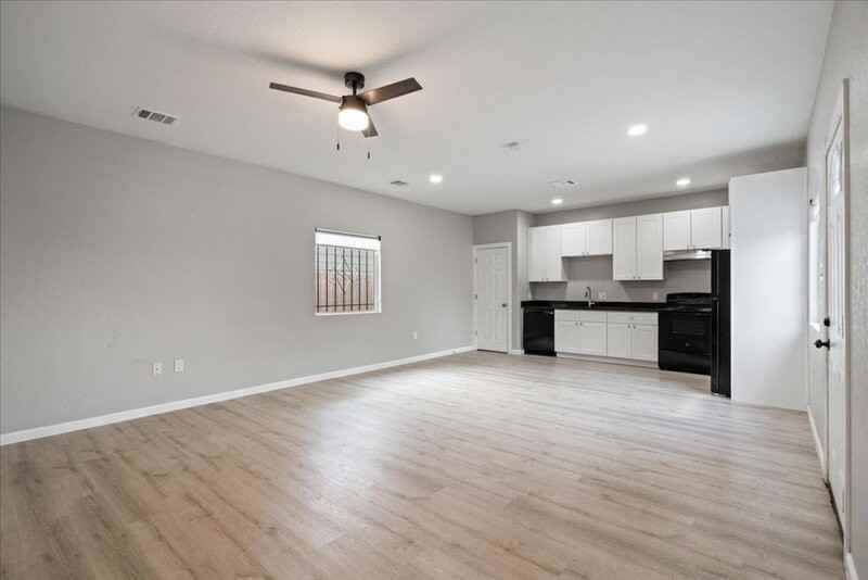 2902 S Laredo St #A - Photo 2 of 11