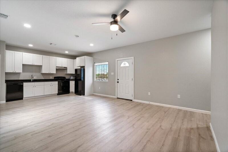 2902 S Laredo St #A - Photo 3 of 11