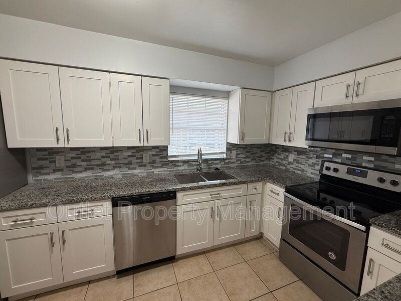 616 Driver Ave - Photo 2 of 21