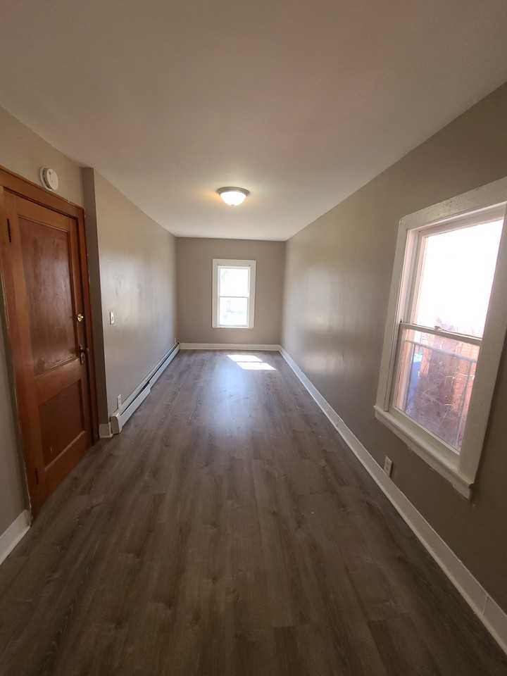 282 Michigan St - Photo 2 of 14