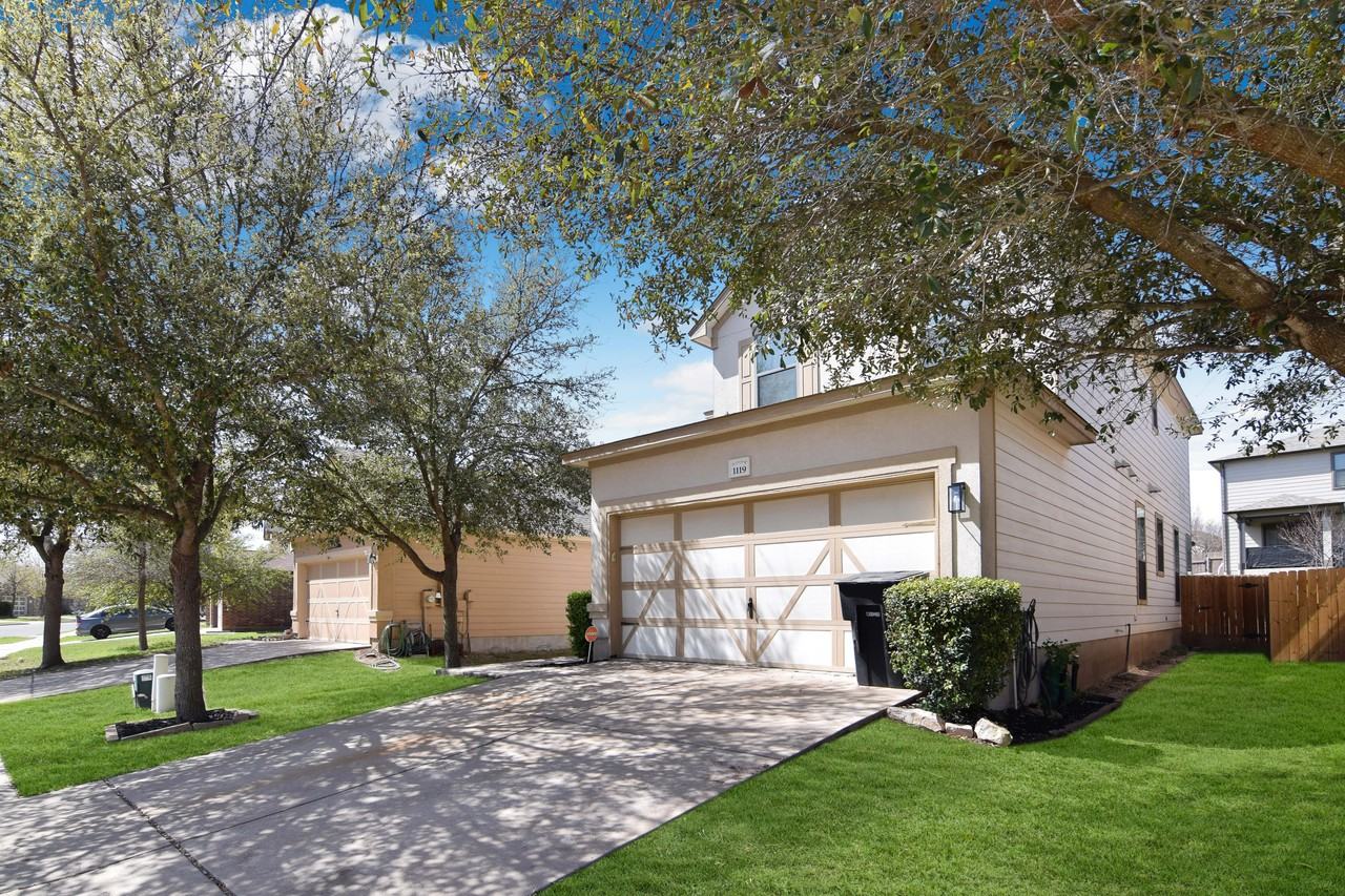 1119 Lonesome Oak Dr - Photo 2 of 21