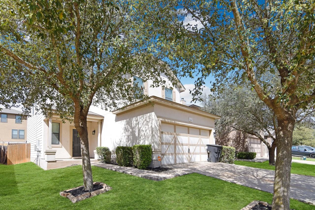 1119 Lonesome Oak Dr - Photo 3 of 21