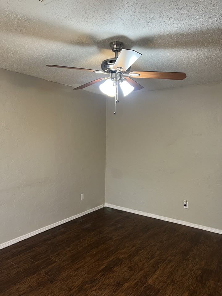 324 Nw 87th St - Photo 3 of 22