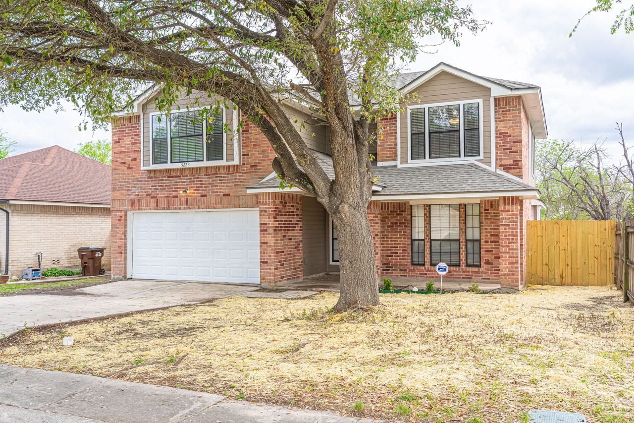 5223 Fawn Lake Drive - Photo 3 of 37