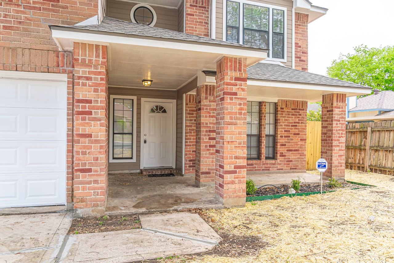 5223 Fawn Lake Drive - Photo 5 of 37