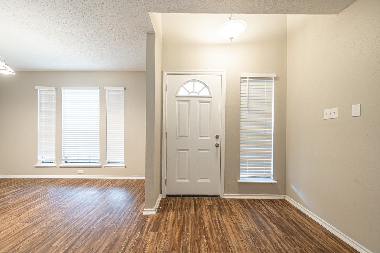 5223 Fawn Lake Drive - Photo 6 of 37