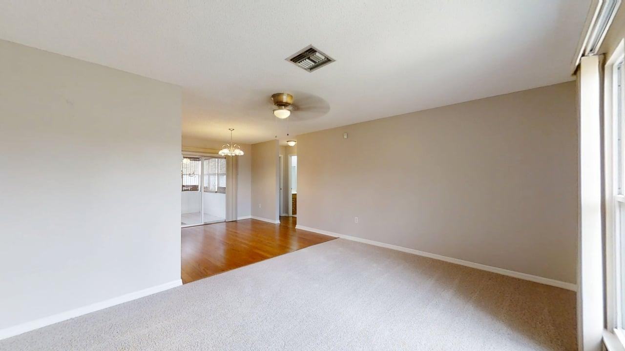 8516 Viva Via Dr - Photo 3 of 32