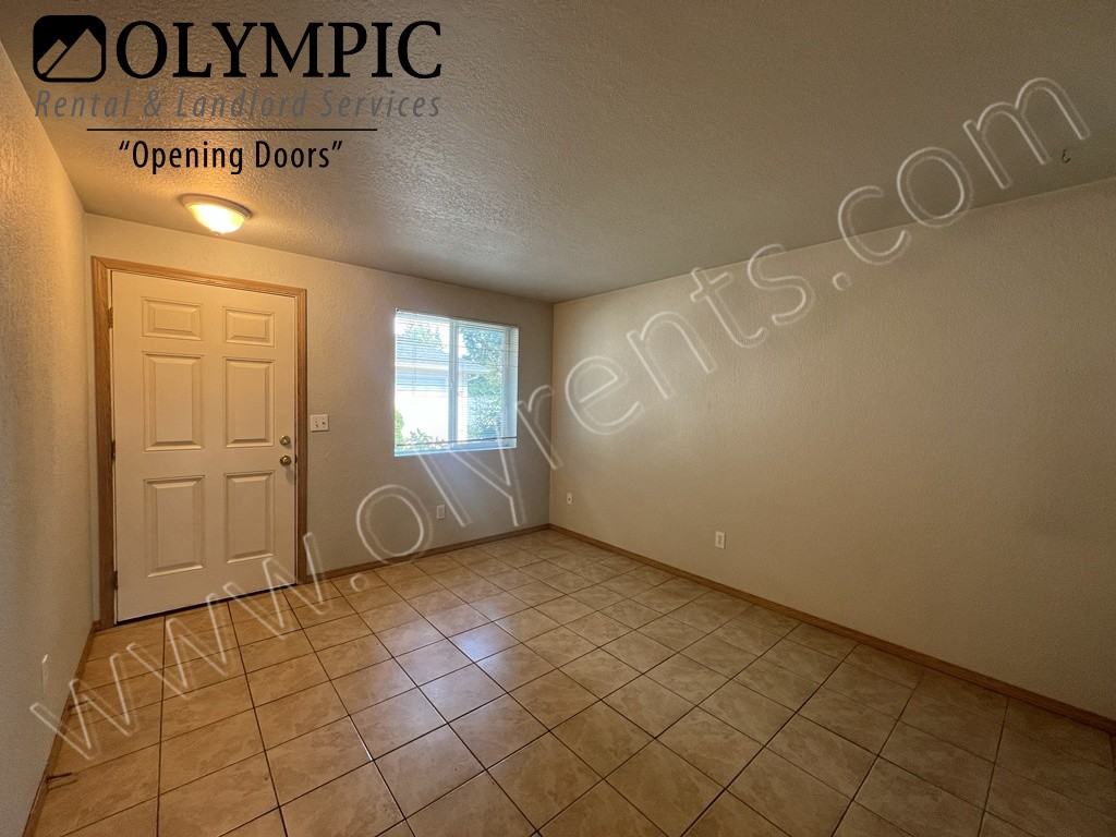 1245 Willow St Se - Photo 4 of 21