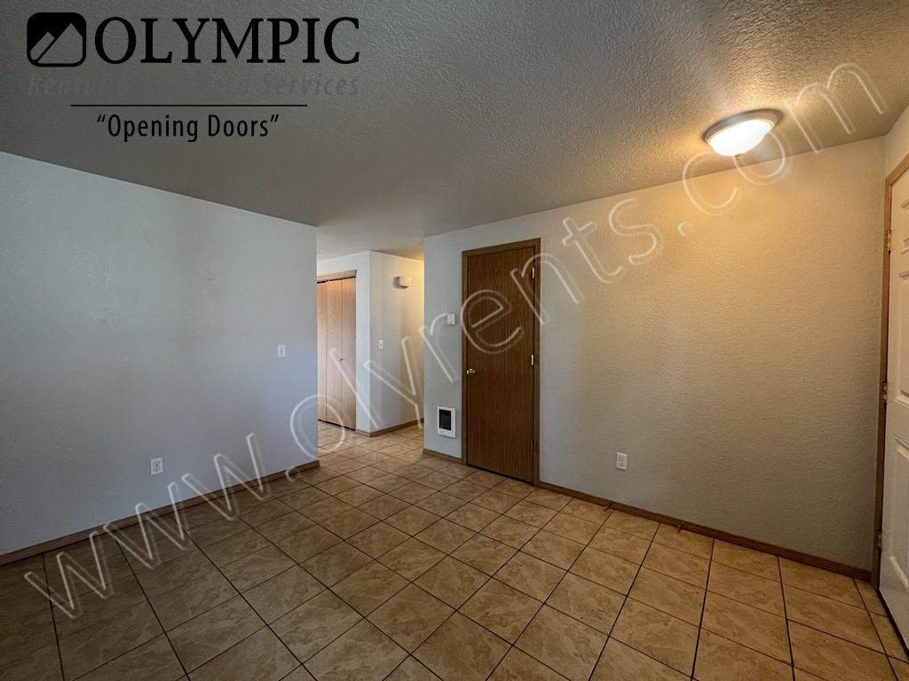 1245 Willow St Se - Photo 5 of 21