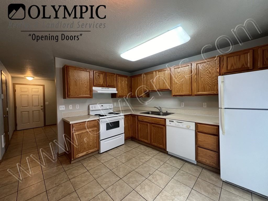 1245 Willow St Se - Photo 7 of 21