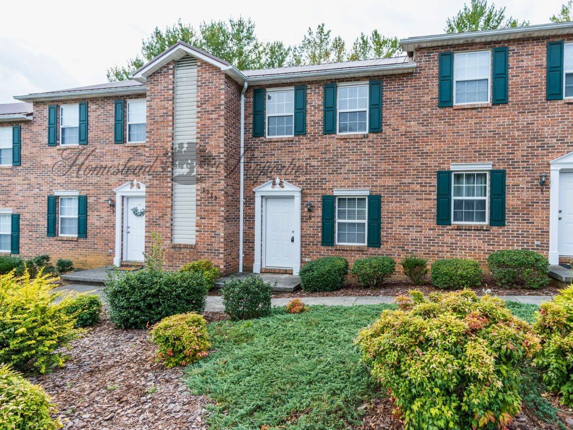 Visual Reference: 2223 S Greenwood Dr Apartments Johnson City Tn