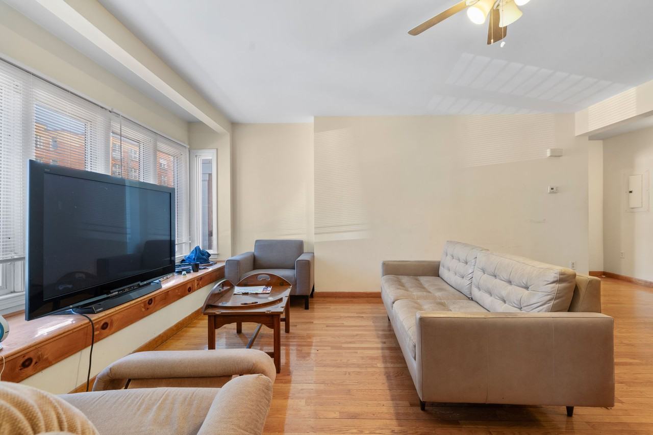 29 Sutherland Rd #4 - Photo 2 of 7