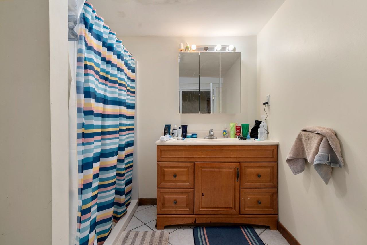 29 Sutherland Rd #4 - Photo 4 of 7