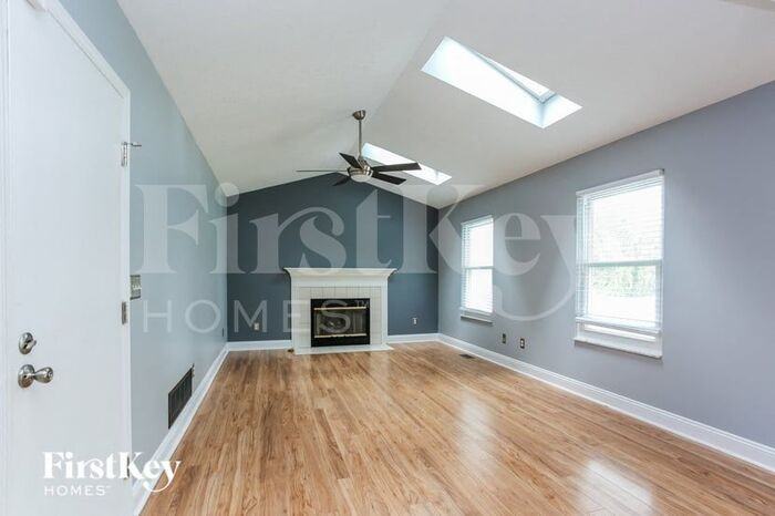 4405 Hidden St - Photo 3 of 15