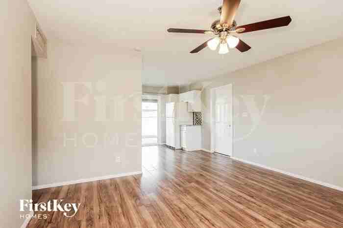 3746 W Bloomfield Rd - Photo 3 of 16