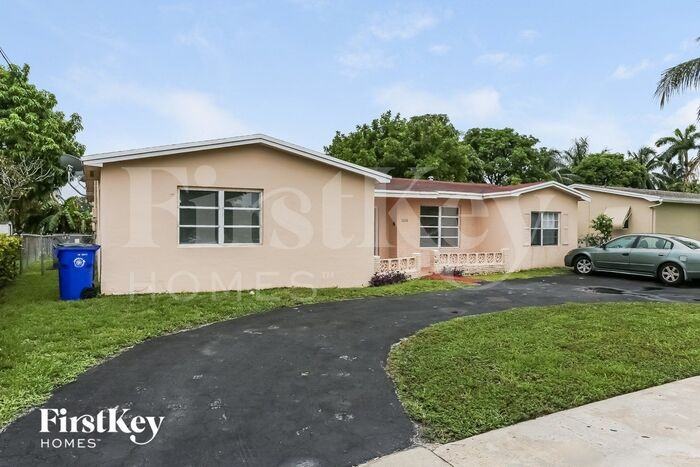 3226 Nw 41st St - Photo 2 of 15