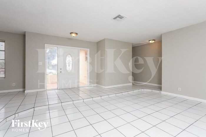 3226 Nw 41st St - Photo 3 of 15