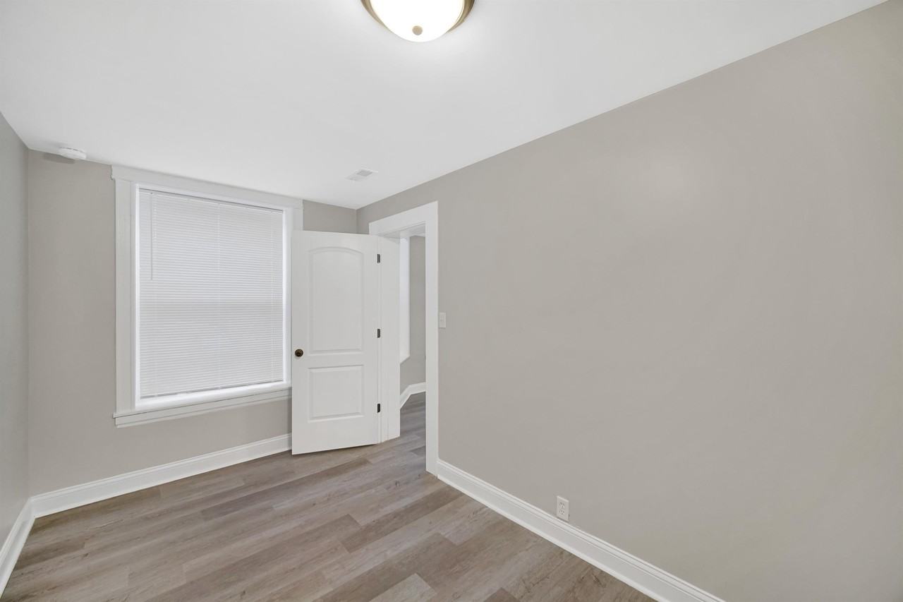 215 East Street - Photo 7 of 13