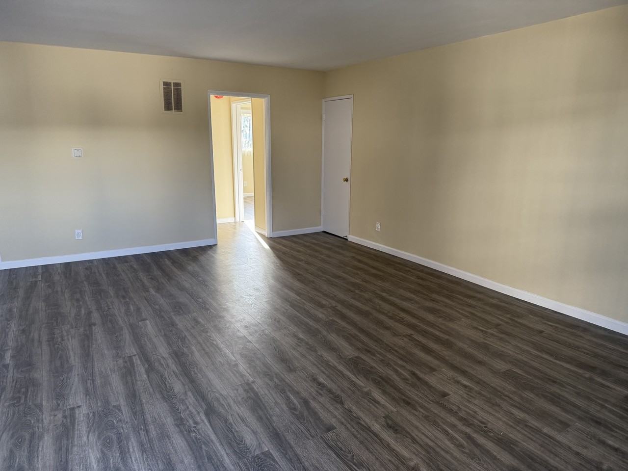 Owensmouth Apartments - Photo 3 of 18