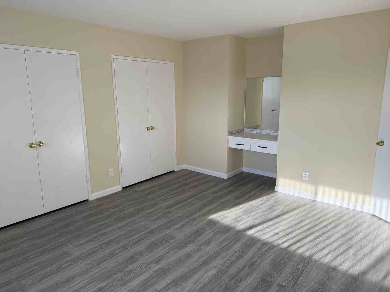 Owensmouth Apartments - Photo 4 of 18