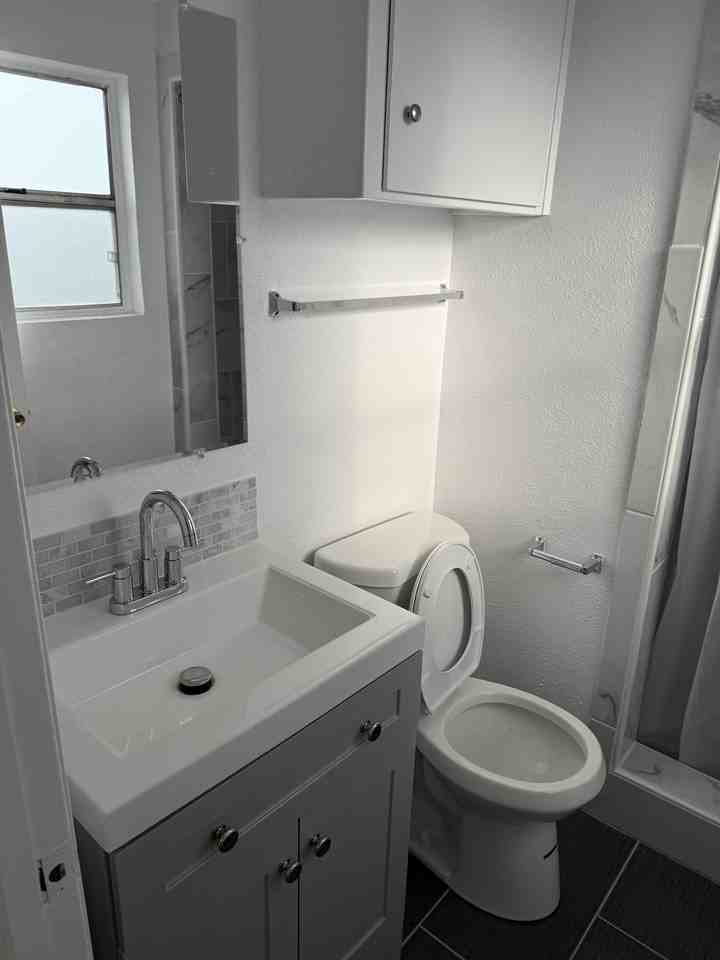 Owensmouth Apartments - Photo 6 of 18