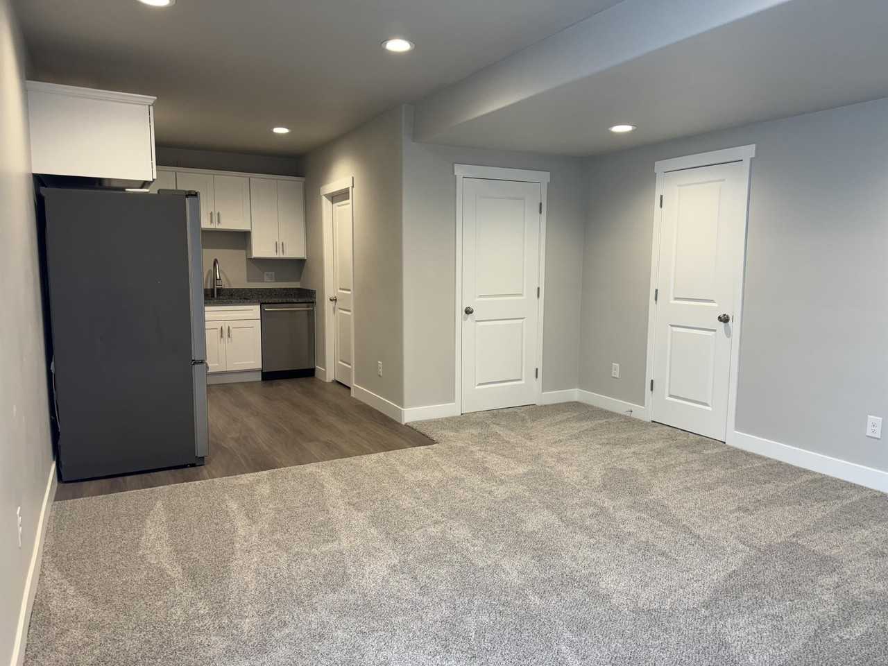 32 West Swainson Avenue - Photo 2 of 21