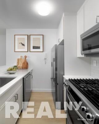 E 34th St #905 - Photo 2 of 6