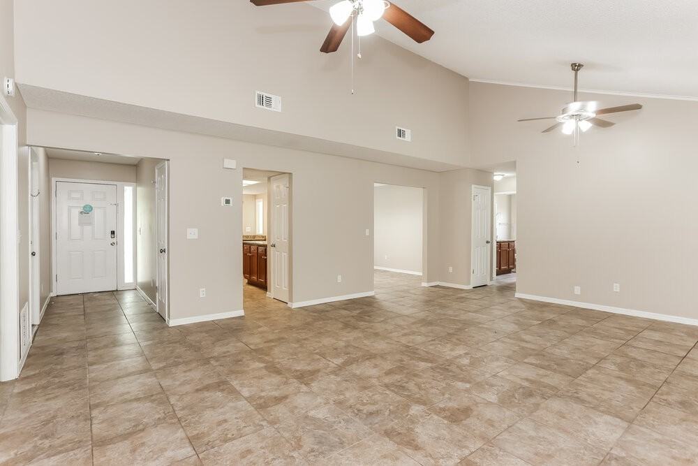8231 Weybridge Dr - Photo 3 of 16