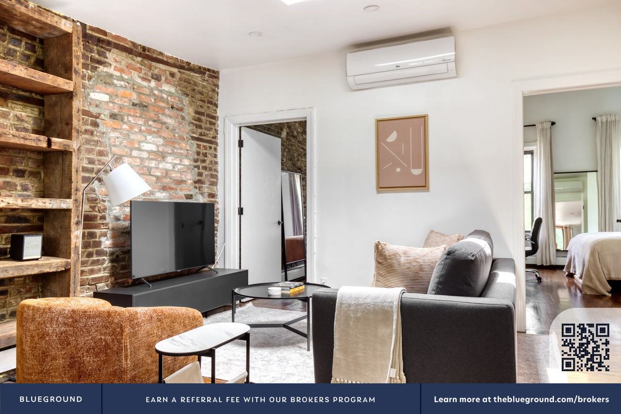 231 Kent Ave #847 - Photo 4 of 25