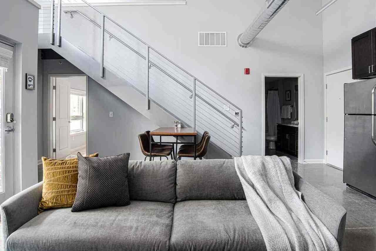 450 East Market Street - Photo 5 of 42