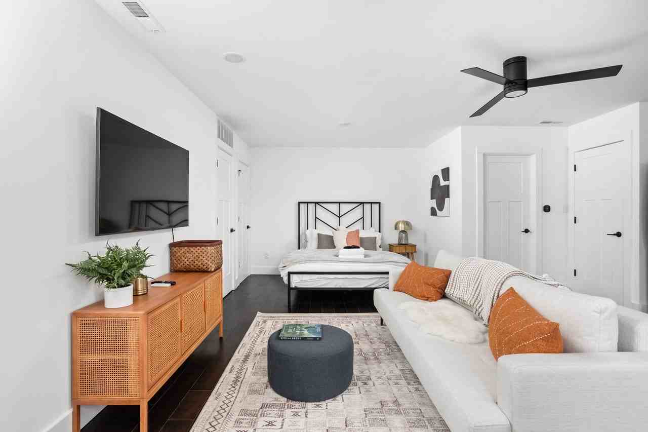 1409 Linden St #1028898P - Photo 2 of 38