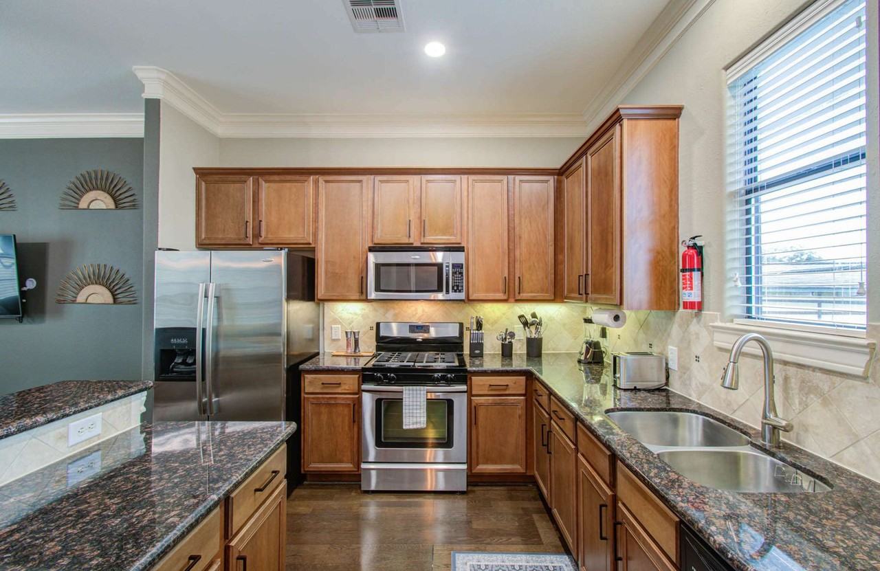 4001 Dallas St #1029264P - Photo 2 of 22