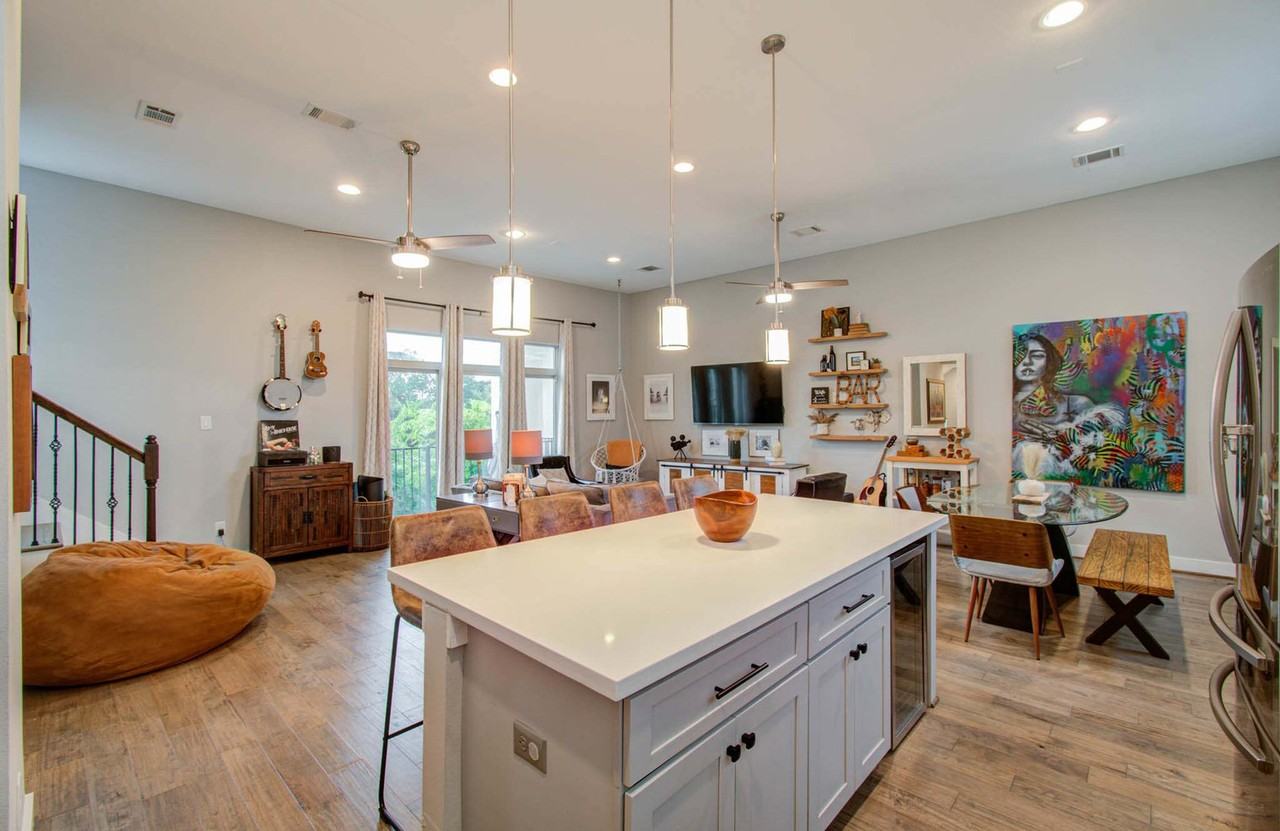 2018 Crockett St #1029793P - Photo 7 of 43