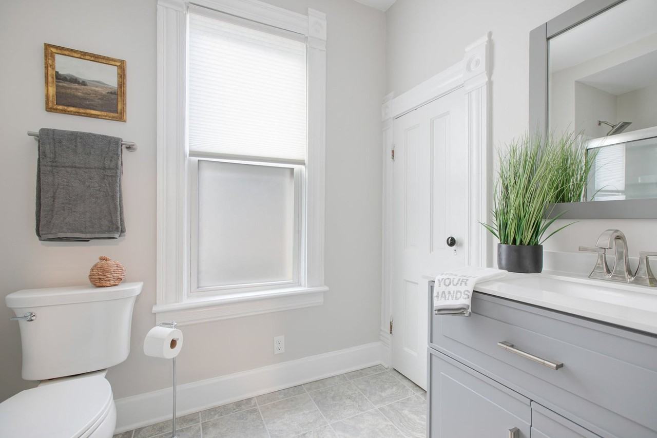 123 N Notre Dame Ave #1037674P - Photo 7 of 26