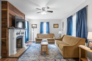 featured image of 3705 Hoyt St