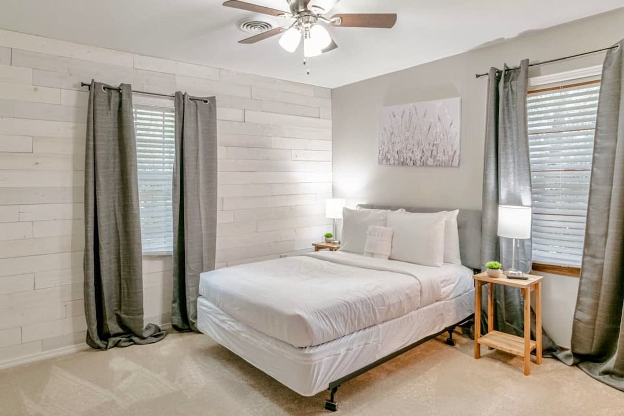 912 Wendover Rd #1043703P - Photo 4 of 50