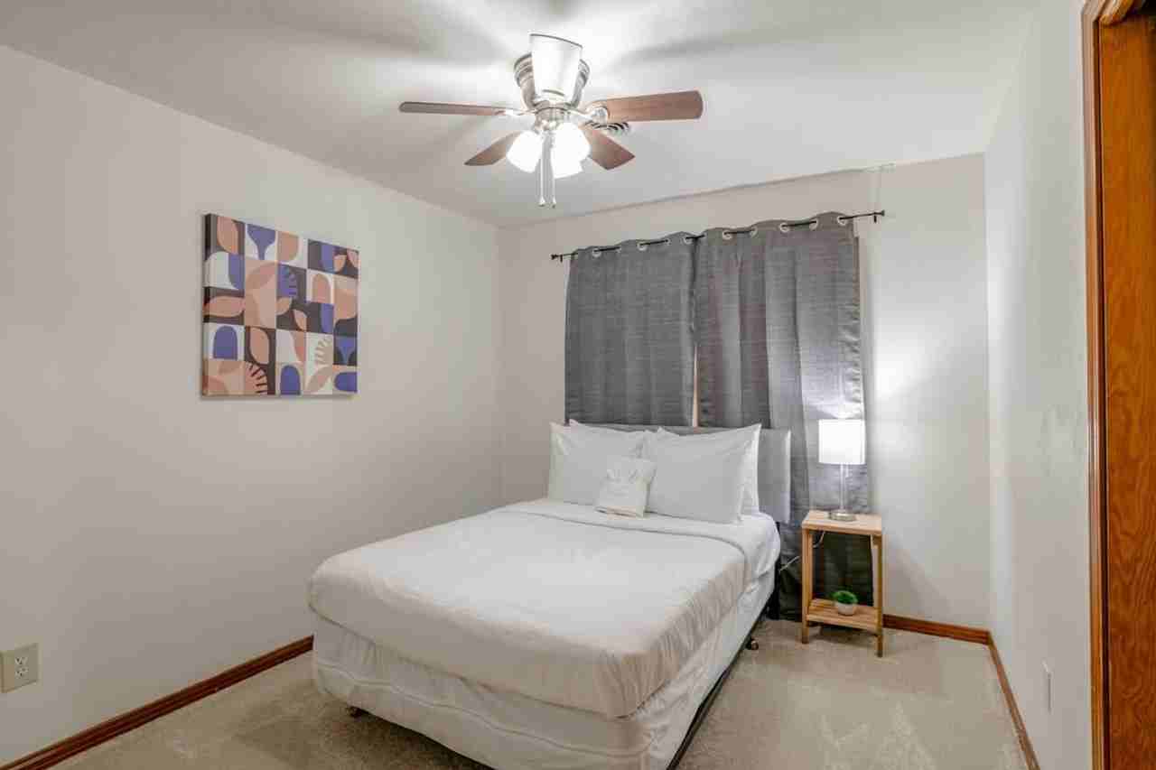 912 Wendover Rd #1043703P - Photo 6 of 50