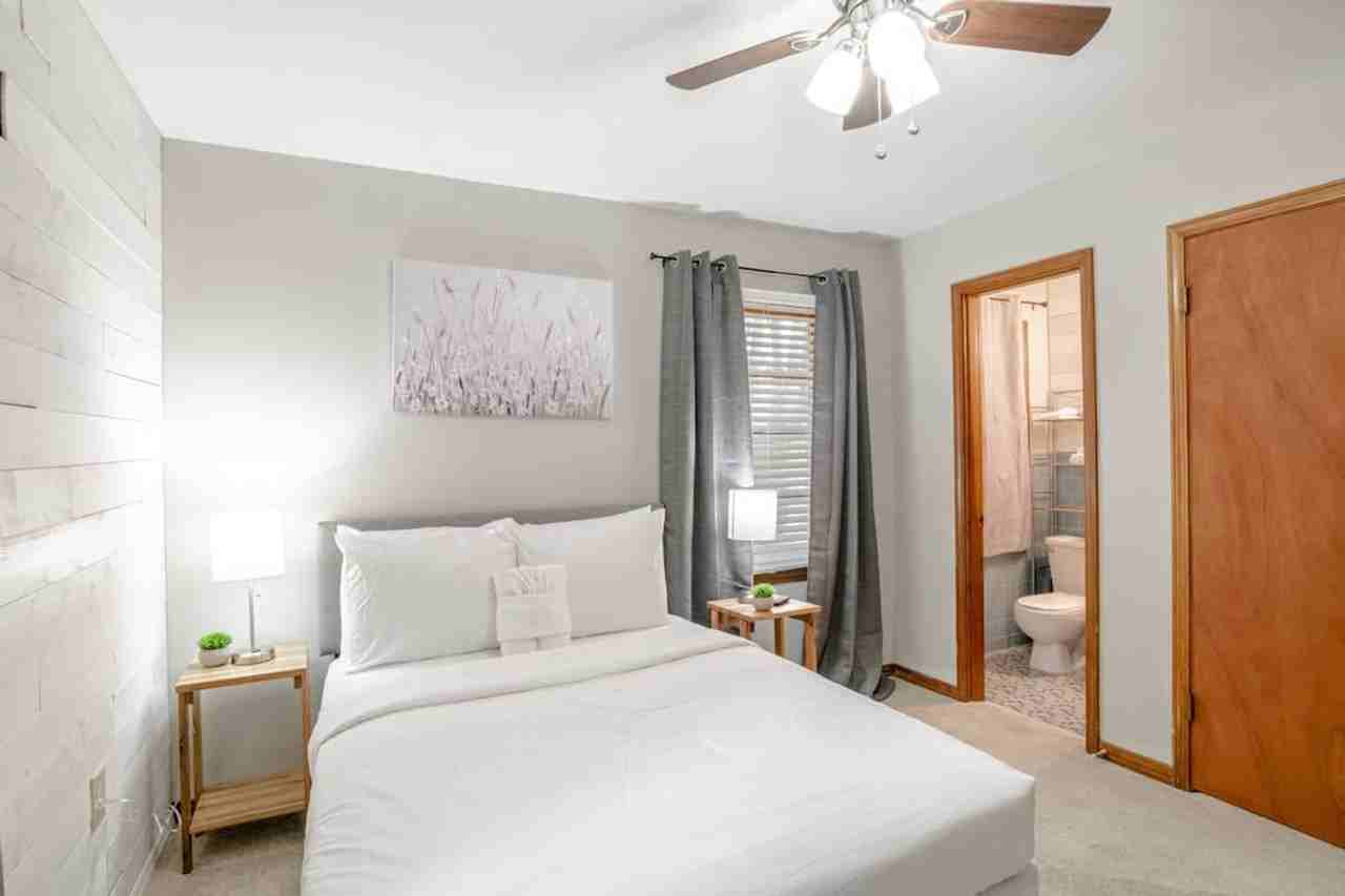 912 Wendover Rd #1043703P - Photo 7 of 50