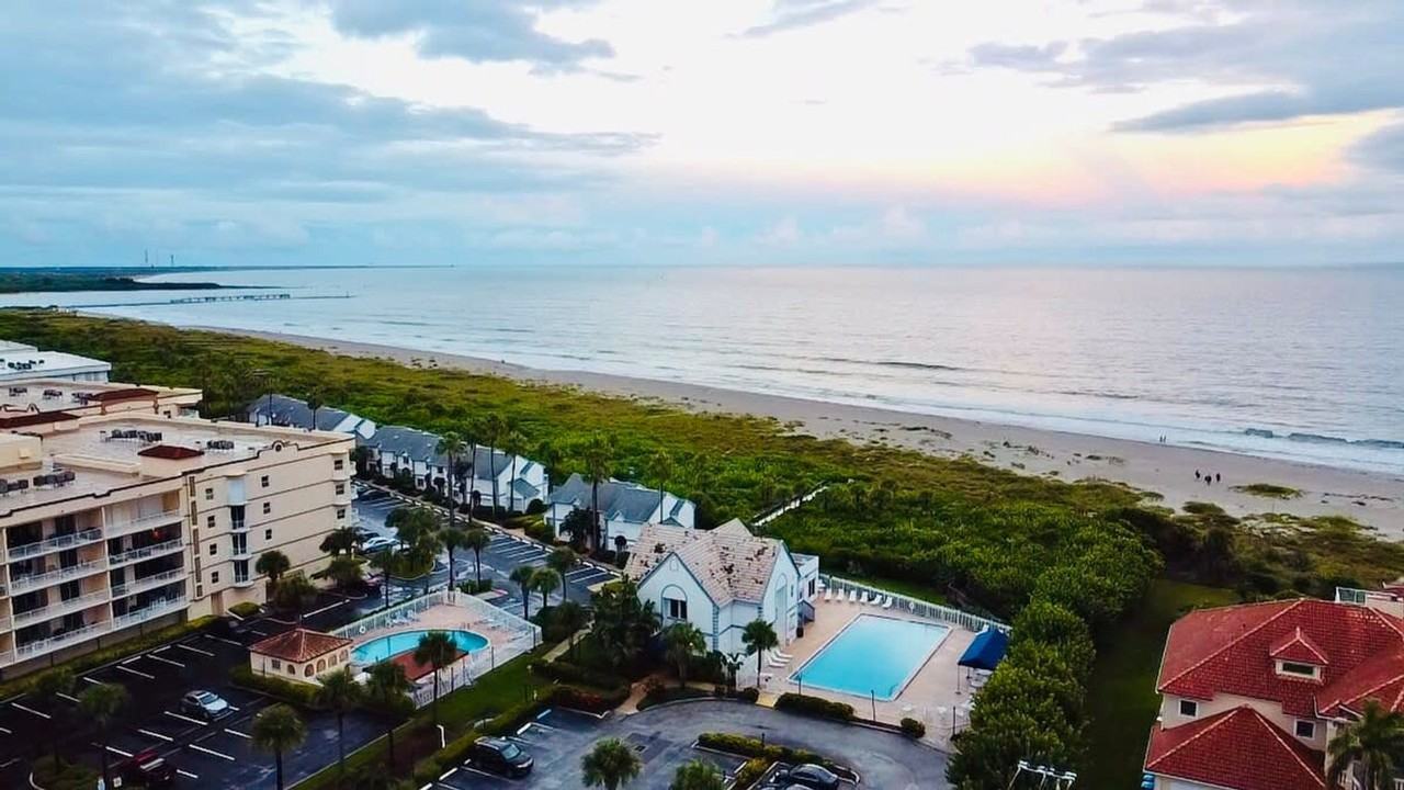 516 Beach Park Ln #1044375P - Photo 3 of 43