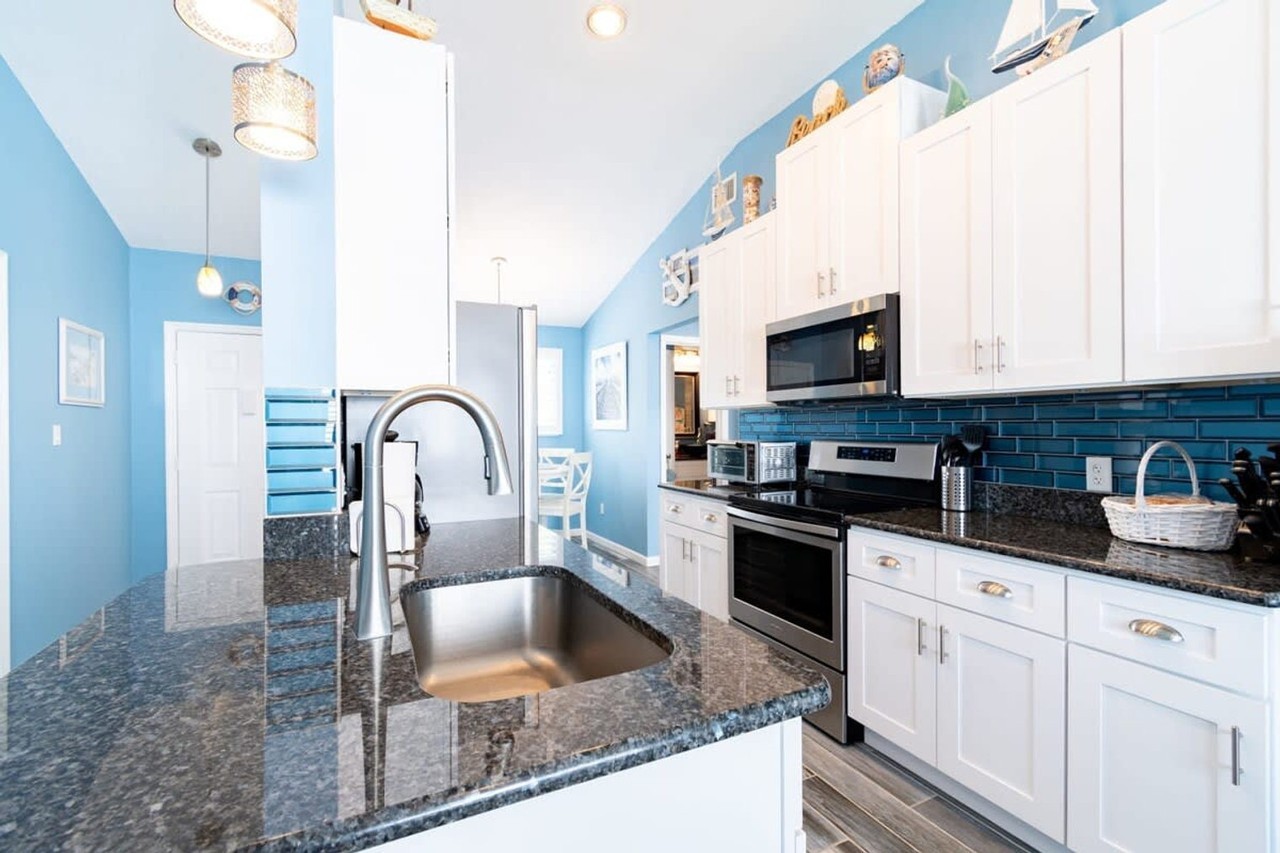 516 Beach Park Ln #1044375P - Photo 5 of 43