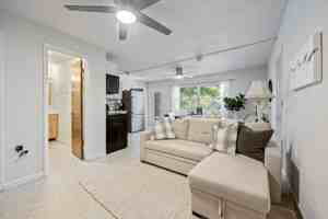 featured image of 105 Ne 3rd St